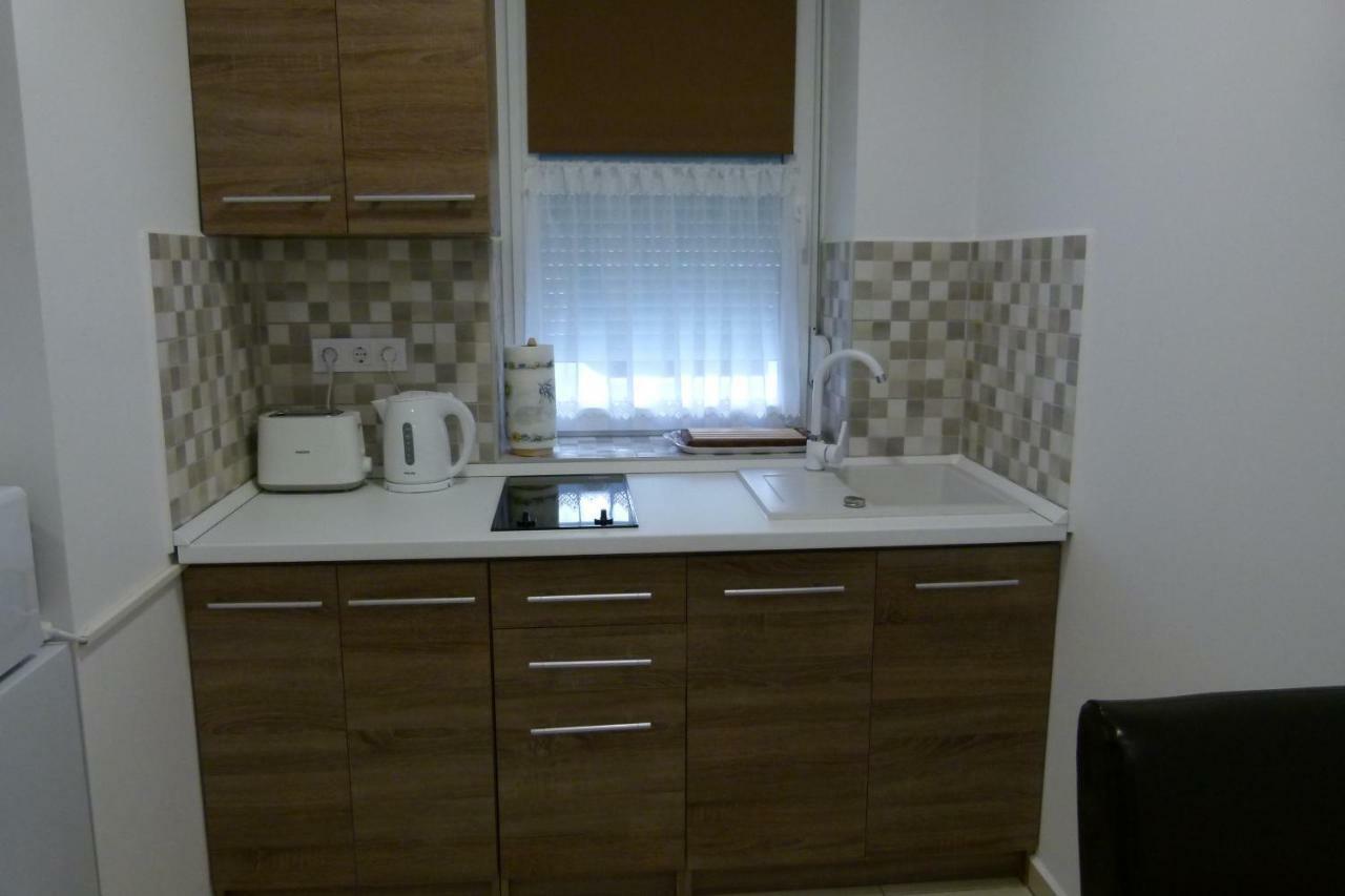 Wolf House Apartman Залаегерсег Екстер'єр фото